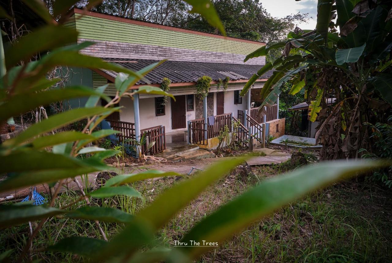 Hill Station Hostel At Chor Chaba Ko Kut Exterior photo