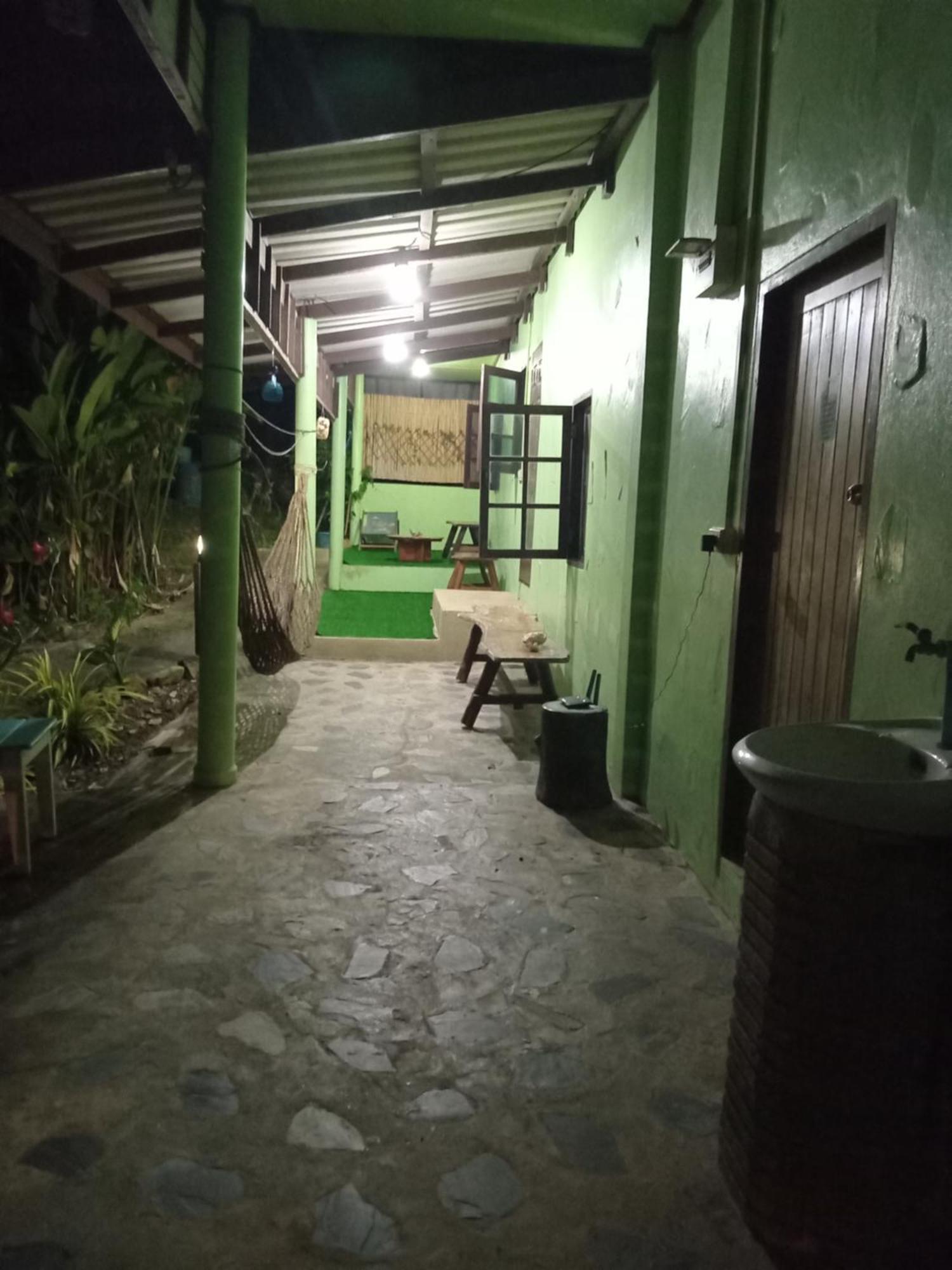 Hill Station Hostel At Chor Chaba Ko Kut Exterior photo