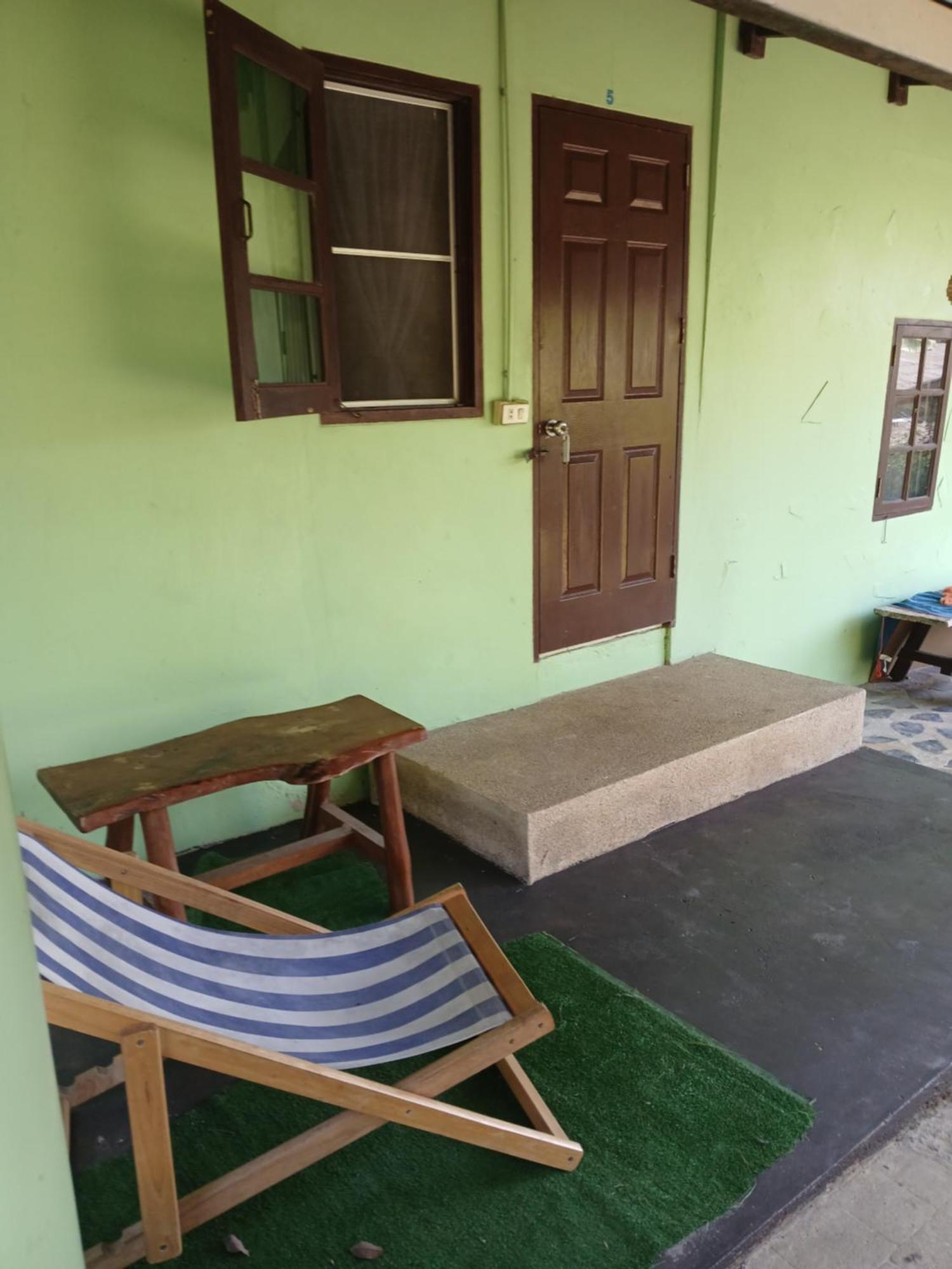 Hill Station Hostel At Chor Chaba Ko Kut Exterior photo